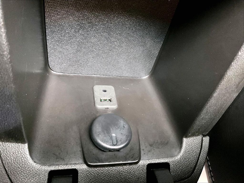 Used 2013 Chevrolet Camaro SS RWD image 12