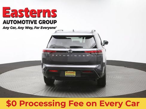 Used 2025 Nissan Pathfinder SV FWD image 38