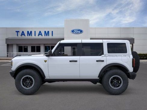 New 2026 Ford Bronco Badlands w/ Sasquatch Package AWD/4WD image 3
