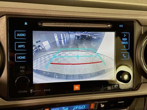 Used 2017 Toyota Tacoma Limited w/ Tow Package AWD/4WD image 15