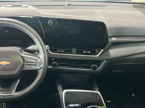 Used 2025 Chevrolet Equinox LT FWD image 10