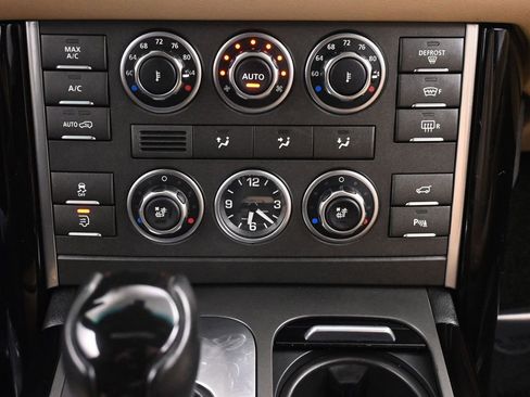 Used 2011 Land Rover Range Rover HSE LUX image 37