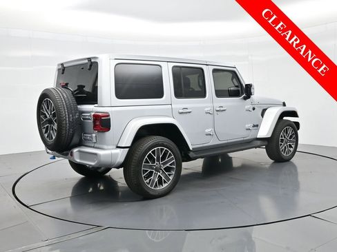Used 2022 Jeep Wrangler Unlimited Sahara image 7