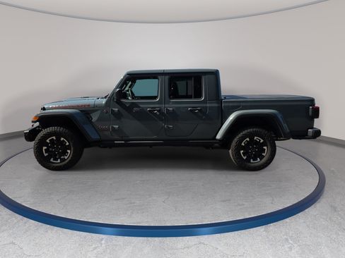 Used 2024 Jeep Gladiator Rubicon AWD/4WD image 3