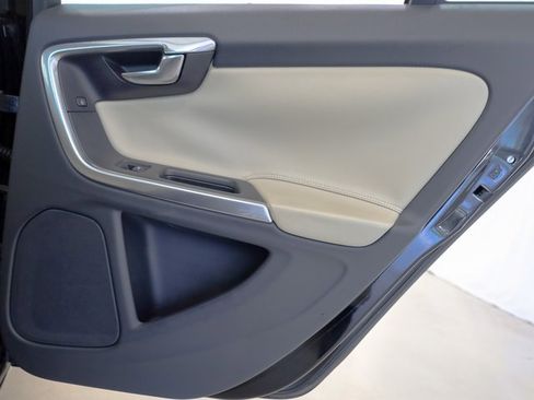 Used 2016 Volvo S60 T5 Premier w/ Convenience Package image 23