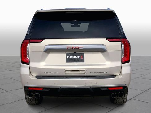 Used 2022 GMC Yukon XL Denali image 4