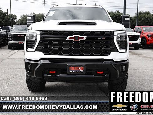 New 2026 Chevrolet Silverado 2500 ZR2 AWD/4WD image 2