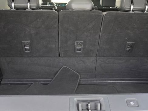 Used 2025 Ford Expedition Active AWD/4WD image 12