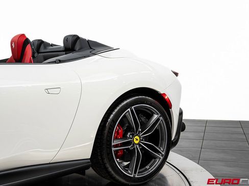 Used 2025 Ferrari Roma Spider RWD image 16