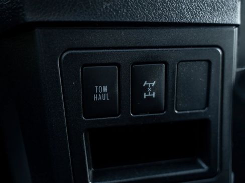 Used 2018 Toyota Sequoia Limited image 39