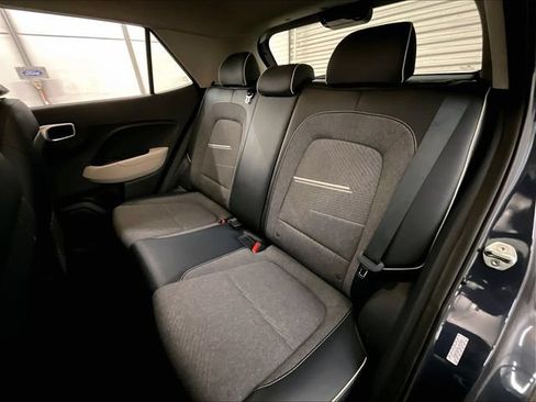 Used 2020 Hyundai Venue FWD image 25