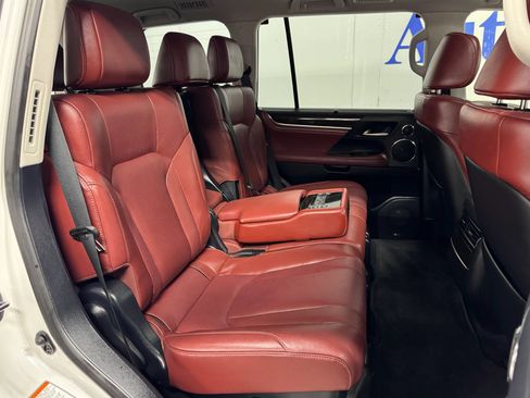 Used 2016 Lexus LX 570 4WD w/ Luxury Package image 14