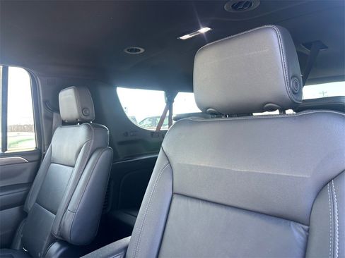 Used 2021 Chevrolet Suburban Z71 image 28