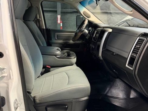 Used 2018 RAM 2500 SLT AWD/4WD image 16