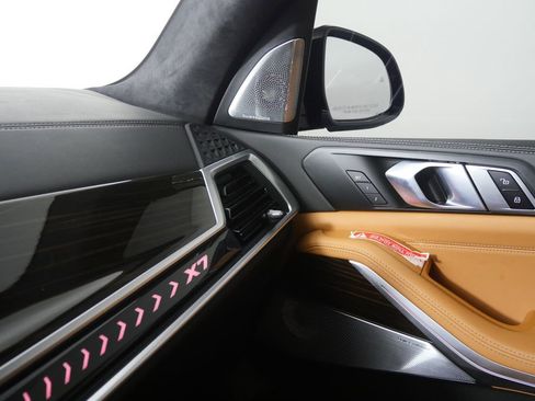 Used 2024 BMW X7 xDrive40i w/ M Sport Package image 30