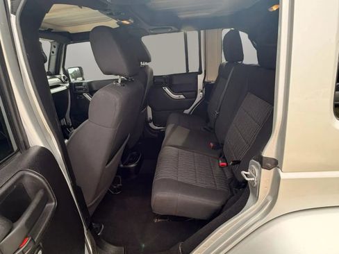 Used 2011 Jeep Wrangler Unlimited Sahara w/ Connectivity Group AWD/4WD image 13