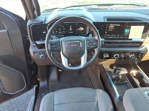 Used 2022 GMC Sierra 1500 SLT w/ SLT Convenience Package image 13