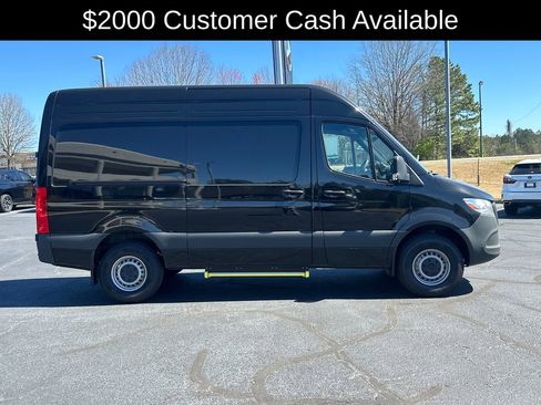 Used 2025 Mercedes-Benz Sprinter 2500 image 8