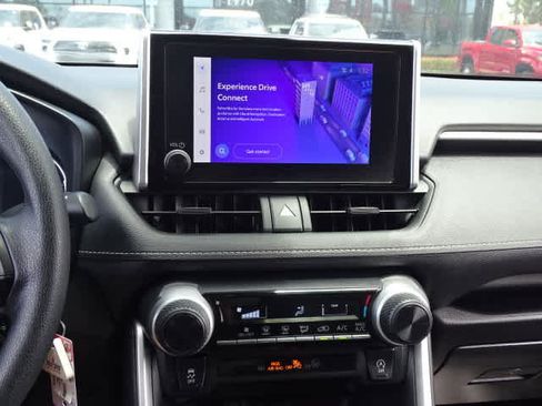 Used 2024 Toyota RAV4 LE FWD image 28