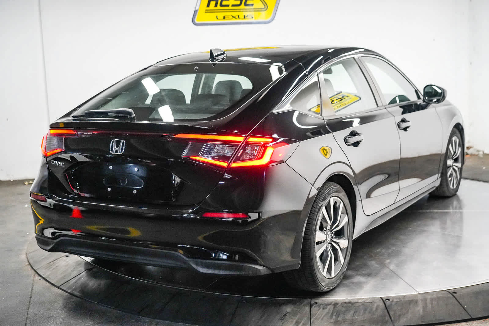 Used 2022 Honda Civic EX-L image 6