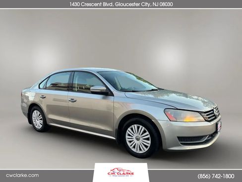 Used 2014 Volkswagen Passat 1.8T S image 4