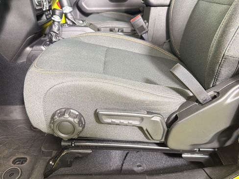 Used 2024 Jeep Gladiator Sport image 12