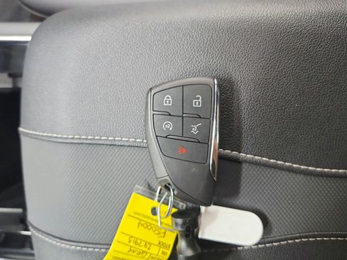 Used 2025 Chevrolet Traverse Z71 AWD/4WD image 34