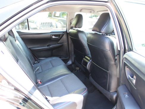 Used 2015 Toyota Camry SE FWD image 25