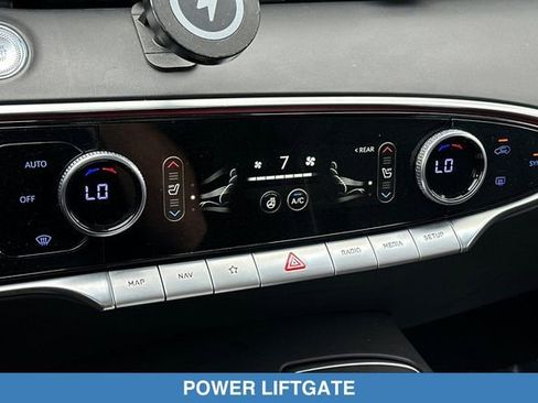 Used 2022 Genesis GV70 2.5T w/ Advanced Package AWD/4WD image 23