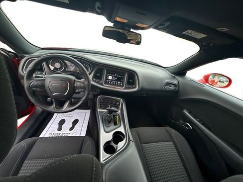 Used 2018 Dodge Challenger R/T w/ Driver Convenience Group RWD image 14