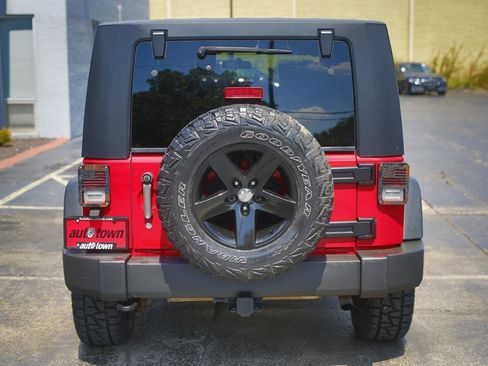 Used 2010 Jeep Wrangler Unlimited Sport AWD/4WD image 12