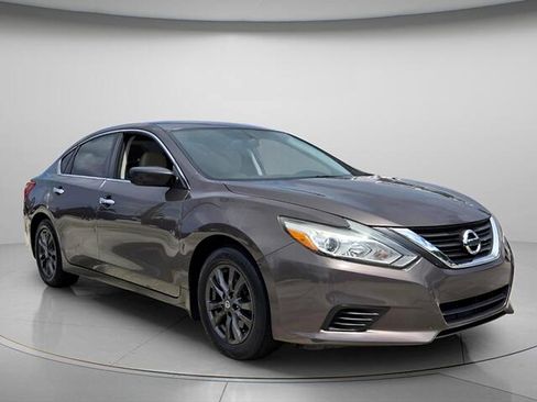 Used 2017 Nissan Altima 2.5 S w/ Power Driver Seat Package FWD image 9