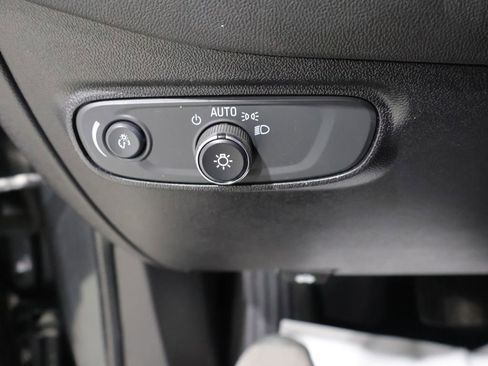 Used 2019 Chevrolet Equinox LT AWD/4WD image 32