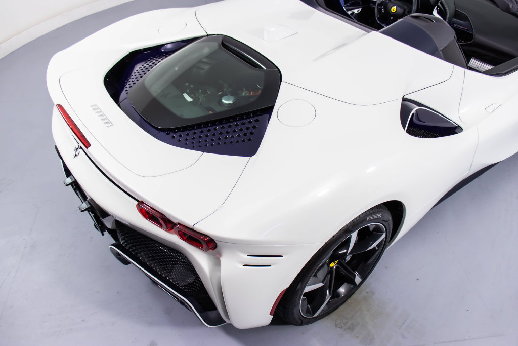 Certified 2022 Ferrari SF90 Spider AWD/4WD image 21
