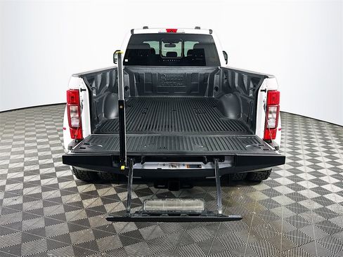 Used 2020 Ford F350 Lariat w/ Lariat Ultimate Package image 29
