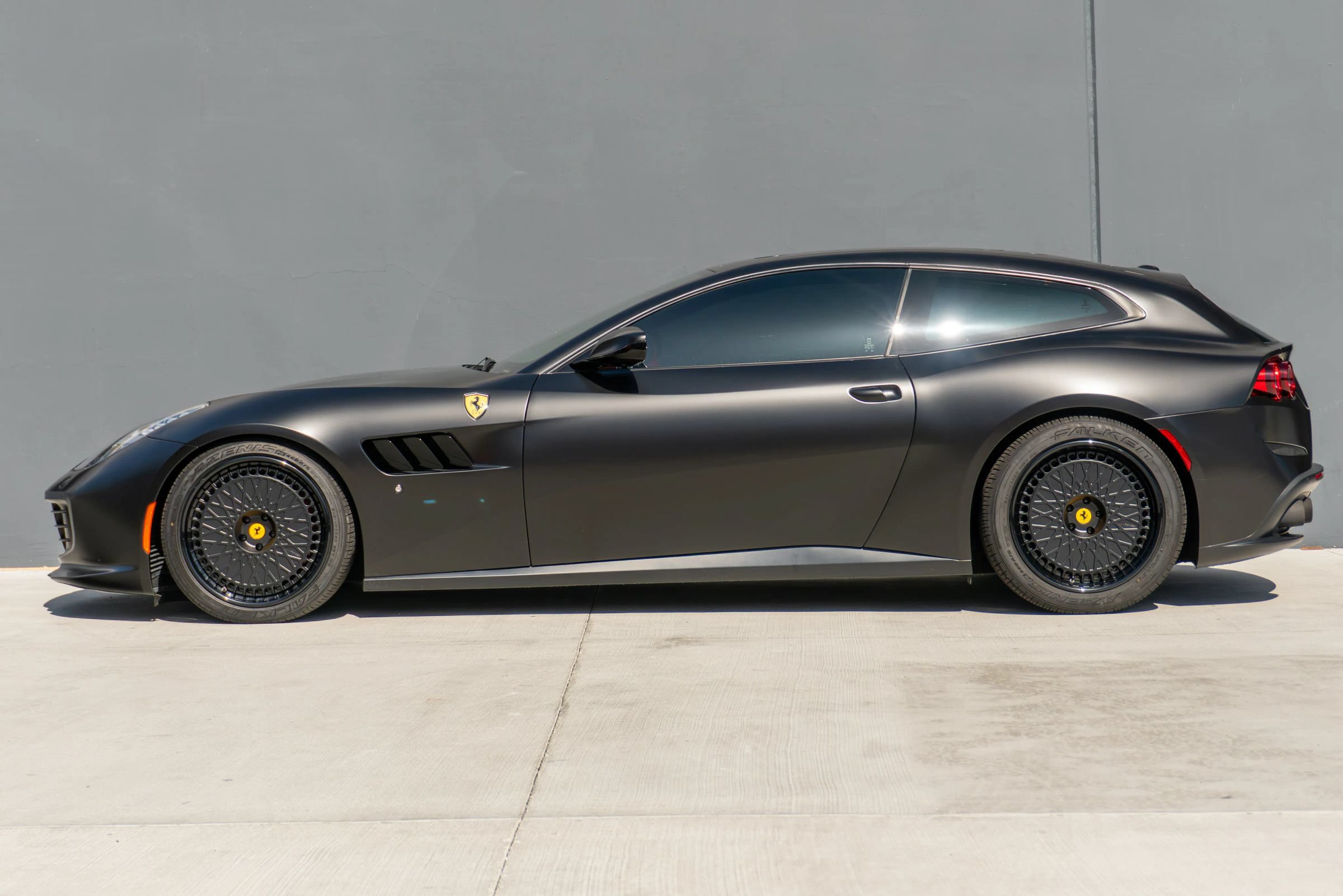 Used 2019 Ferrari GTC4Lusso T RWD image 2
