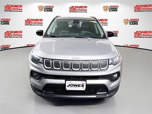 Used 2022 Jeep Compass Latitude image 11