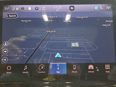 Certified 2024 Jeep Grand Cherokee L Limited w/ Luxury Tech Group II image 27