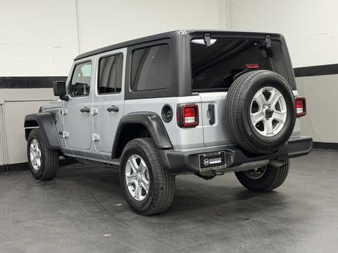 Used 2022 Jeep Wrangler Unlimited Sport image 10