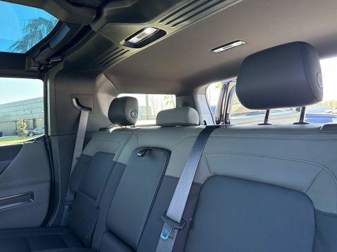 Used 2024 GMC Hummer EV 2X w/ LPO, Illumination Package image 15