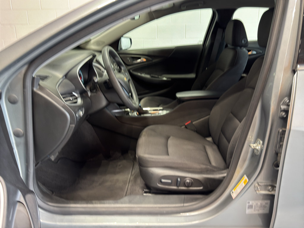 Used 2024 Chevrolet Malibu LT FWD image 9