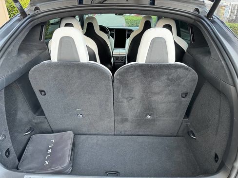Used 2018 Tesla Model X 100D image 24