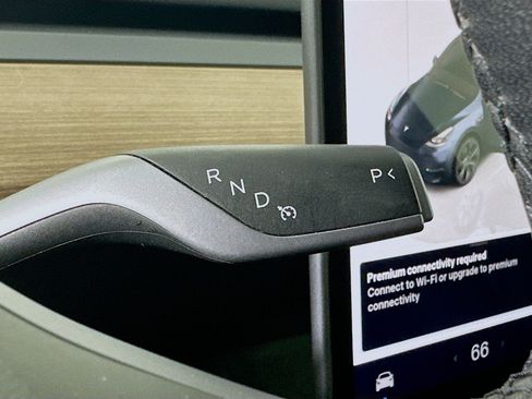 Used 2024 Tesla Model Y Long Range image 24