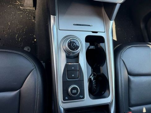 Used 2022 Ford Explorer XLT w/ Equipment Group 202A image 49