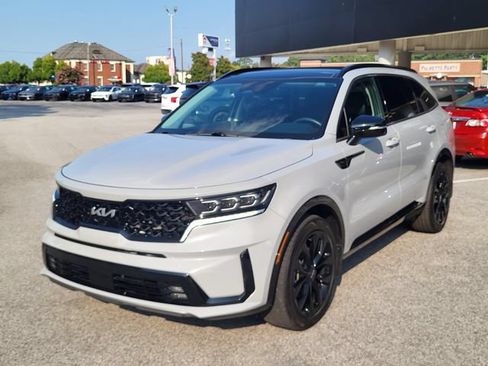 Certified 2023 Kia Sorento SX FWD image 7