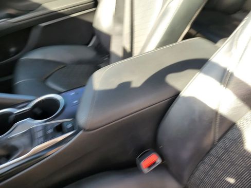 Used 2019 Toyota Camry XSE FWD image 28