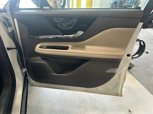 Used 2022 Lincoln Corsair Reserve w/ Equipment Group 201A image 30