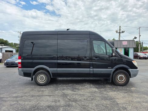 Used 2013 Mercedes-Benz Sprinter 2500 image 25
