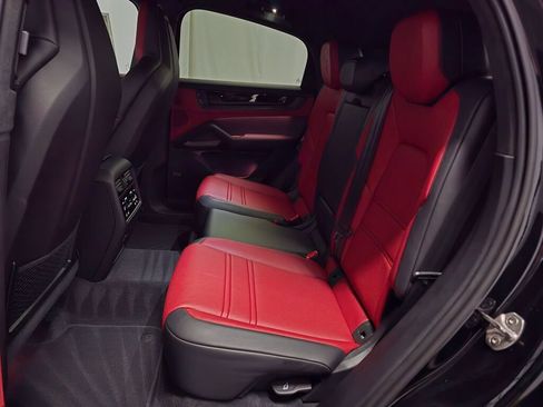 New 2026 Porsche Cayenne GTS AWD/4WD image 21