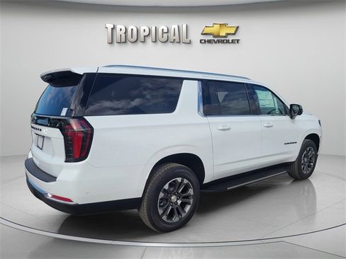New 2026 Chevrolet Suburban LS image 5